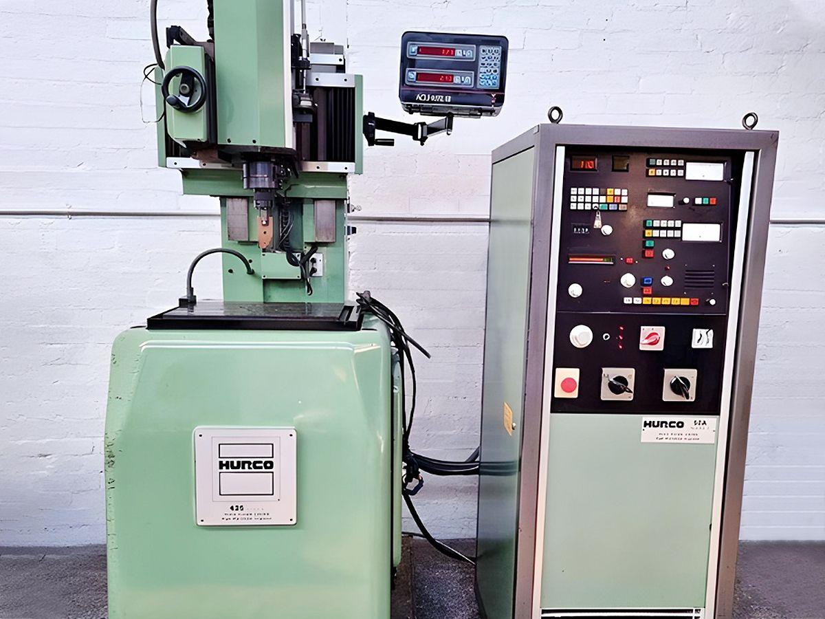 HURCO 425E #B7SNz1W5zlio9tE3dcQwd7Ylg