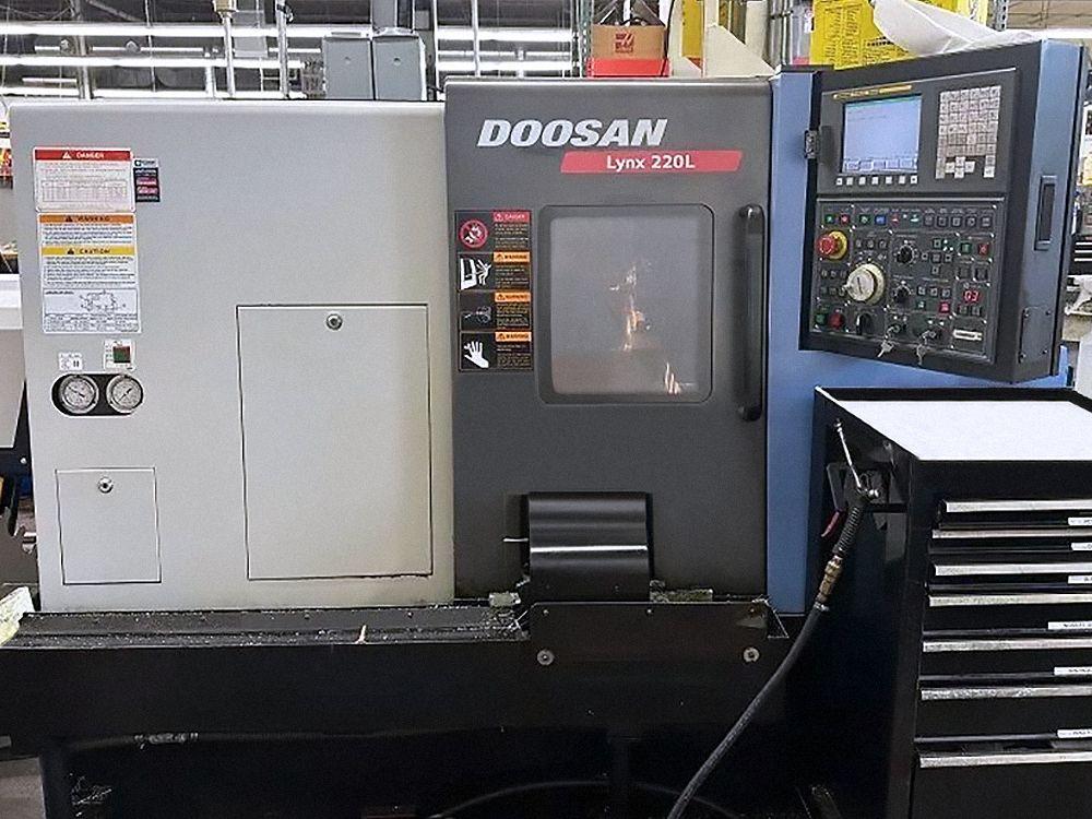 DOOSAN LYNX 220LC #NSNBH69xutiEKBBwhRSgV0Vif